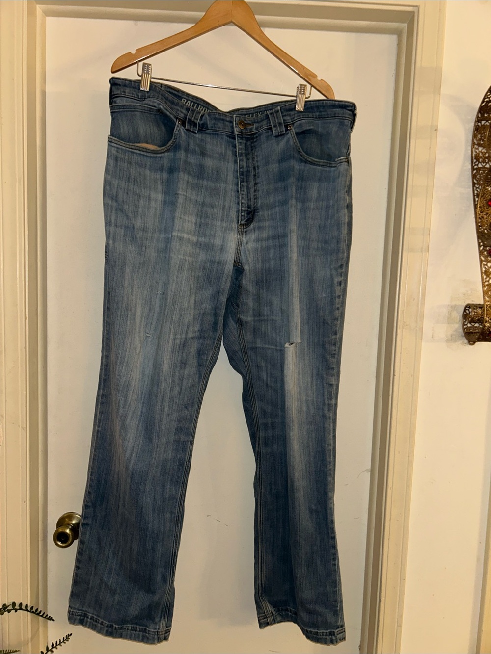 Duluth Trading Co Men's Faded Blue Relaxed Jeans